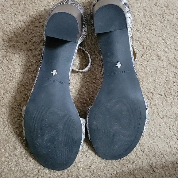 Judith Ripka Grey Snakeskin Leather Sandle Size 9.5 M - Picture 5 of 13